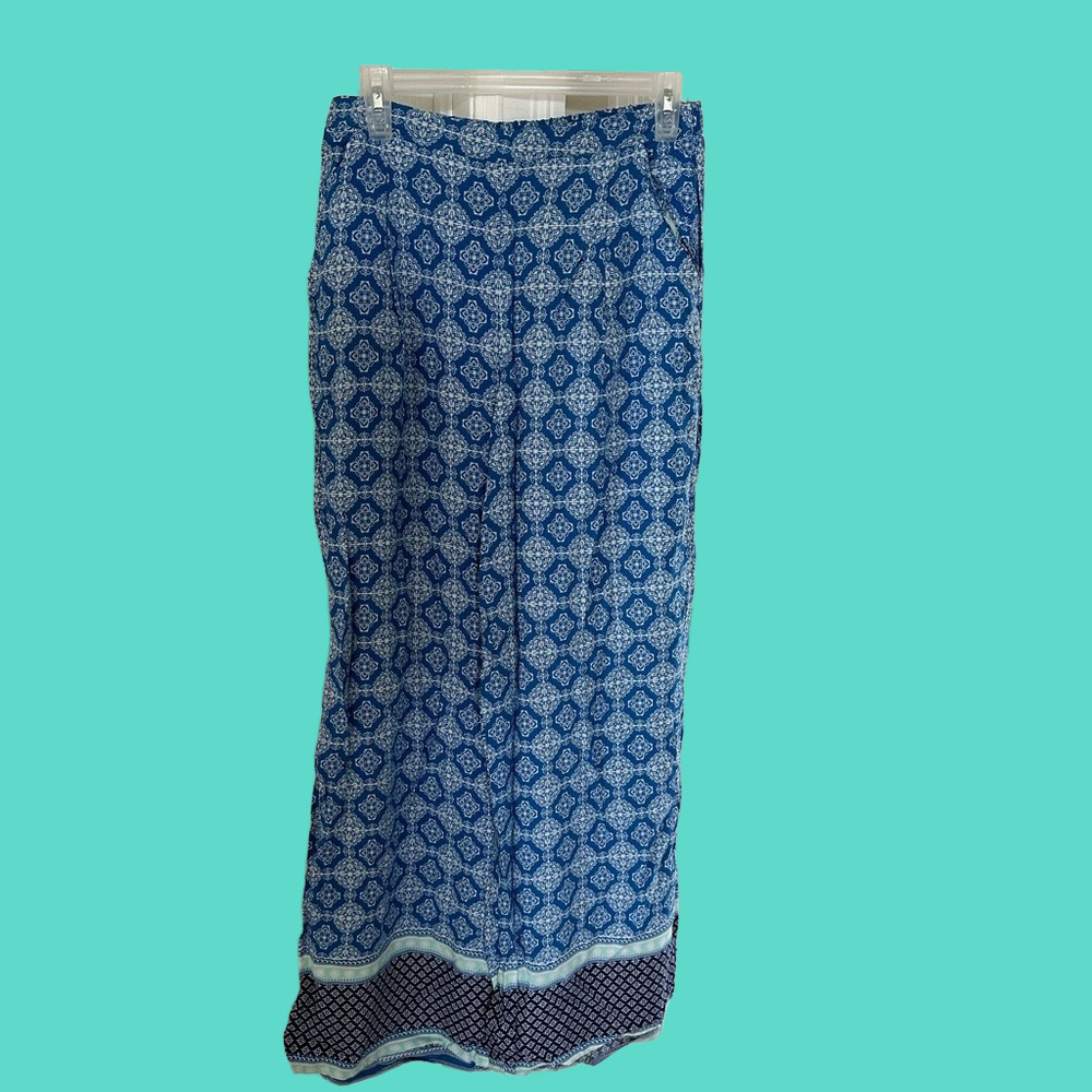 Wide leg lightweight boho style pants medium